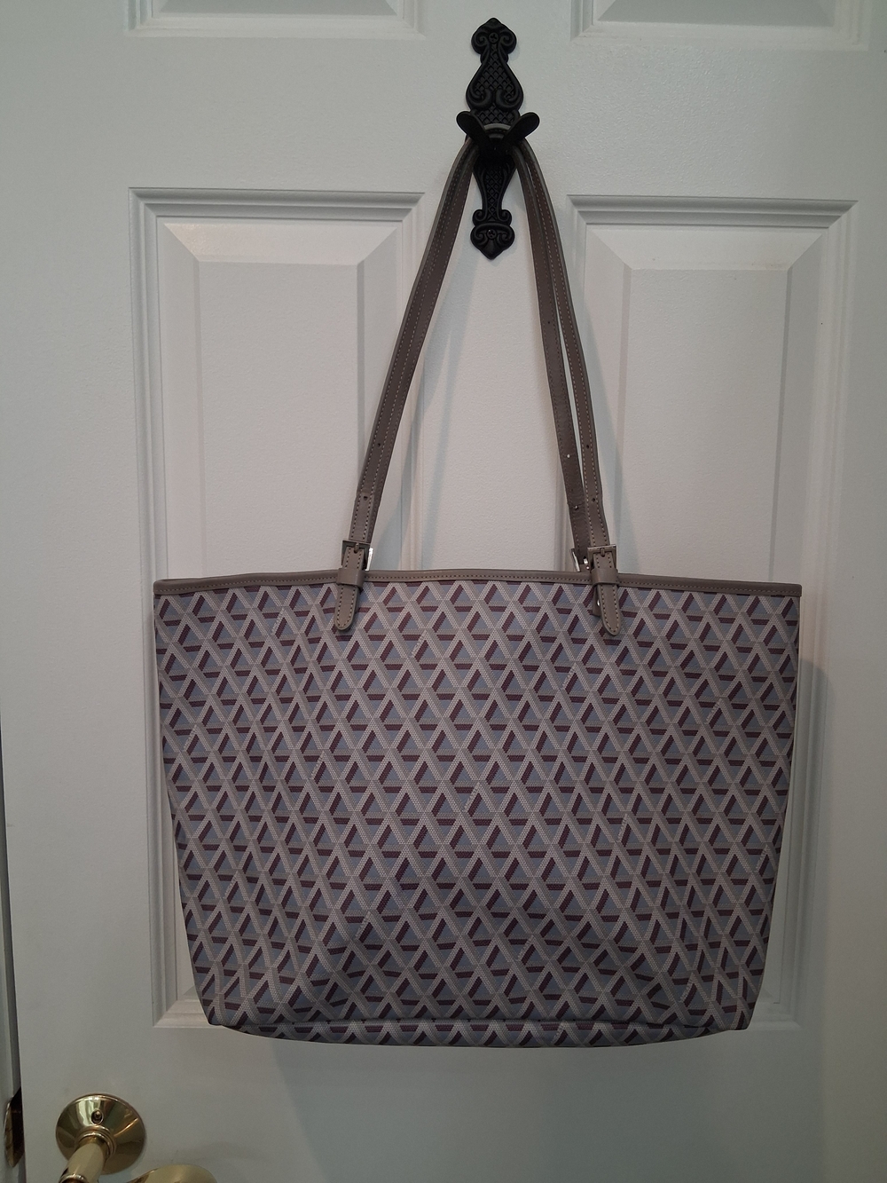 Geometric Pattern Grey Tote Bag with Adjustable Straps